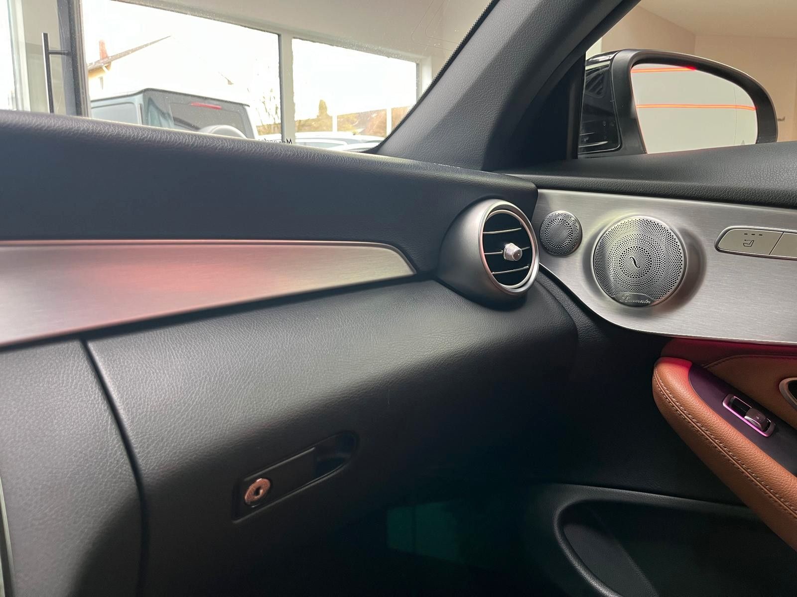 Fahrzeugabbildung Mercedes-Benz C 300 Cabrio AMG-Line