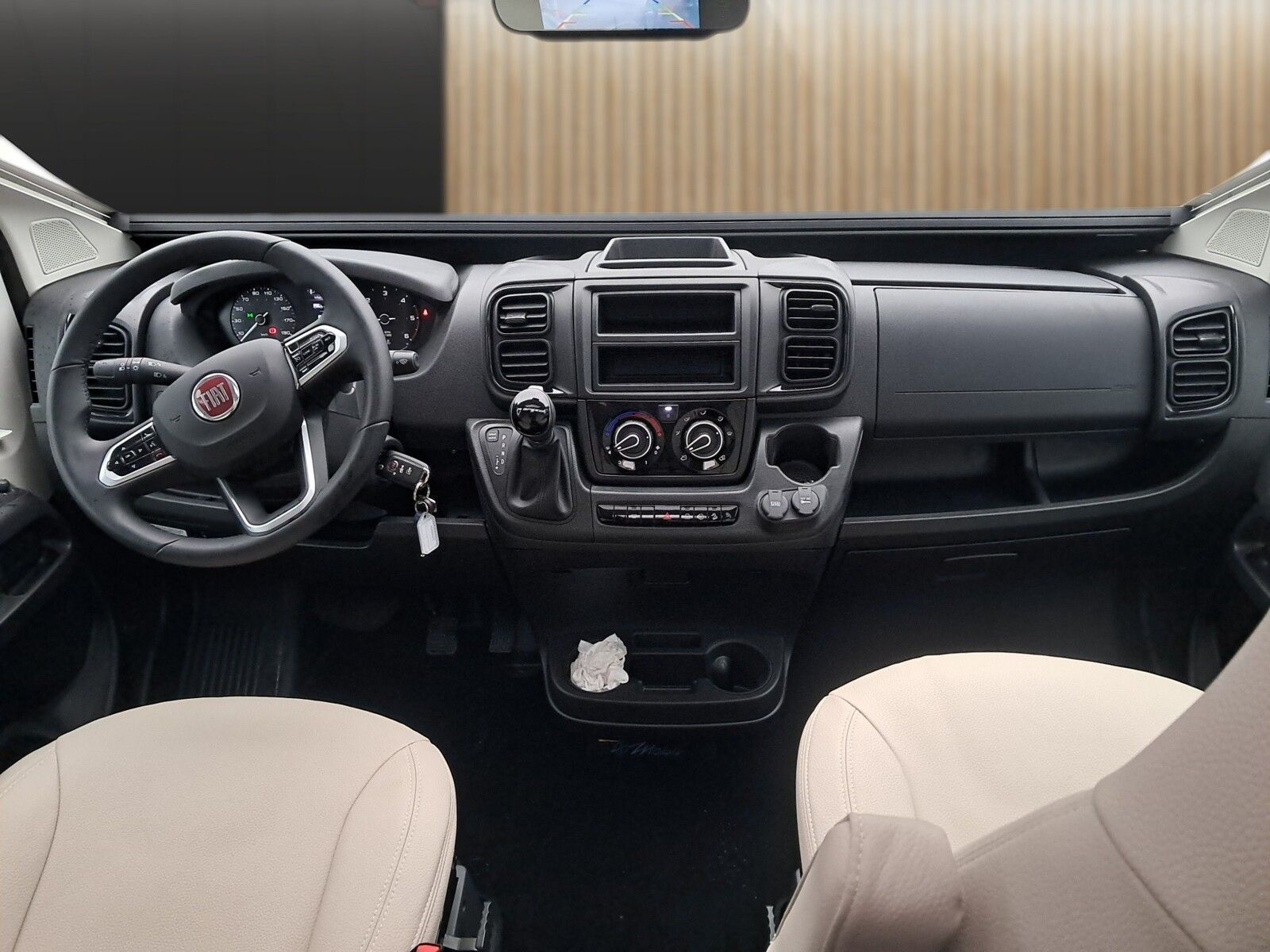 Fahrzeugabbildung Karmann Dexter DE 600 Alufelgen, Captain-Chair-Sitze