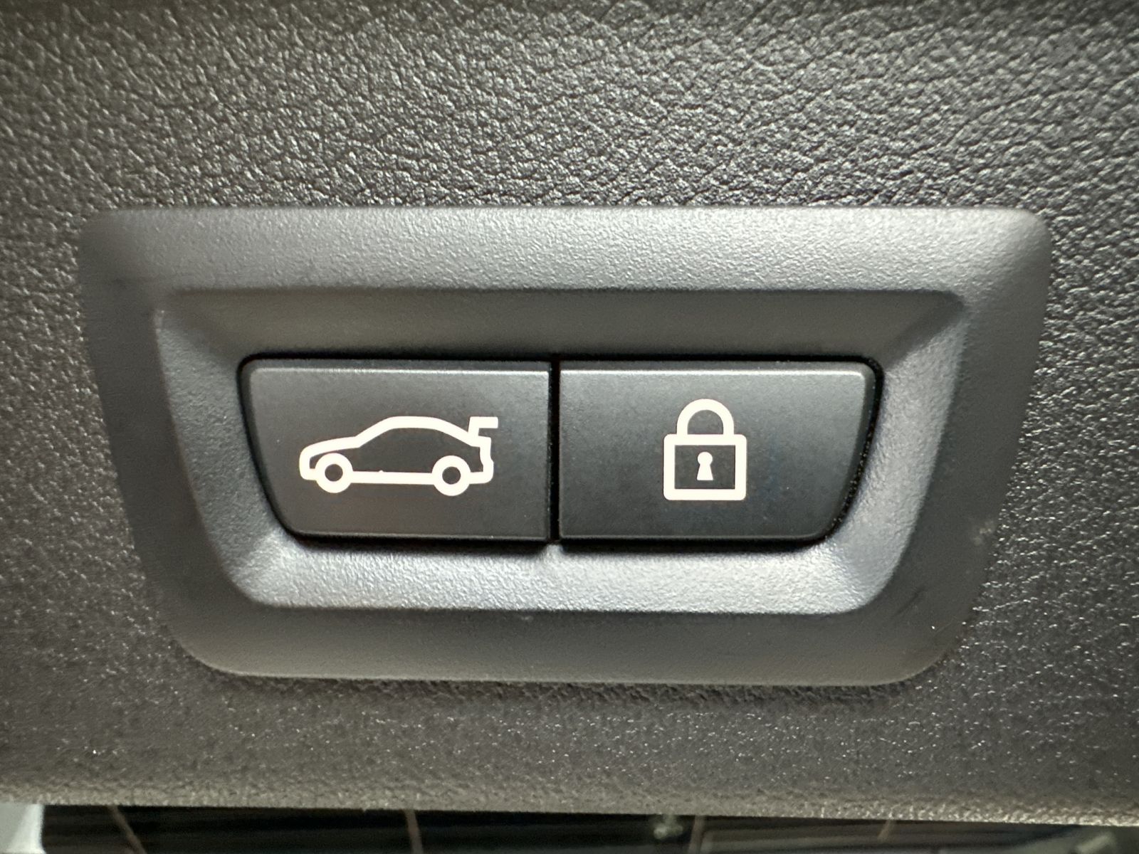 Fahrzeugabbildung BMW 128ti 5-Türer Sport-Aut. NAV+LED+ACC+KAMERA+18ZO