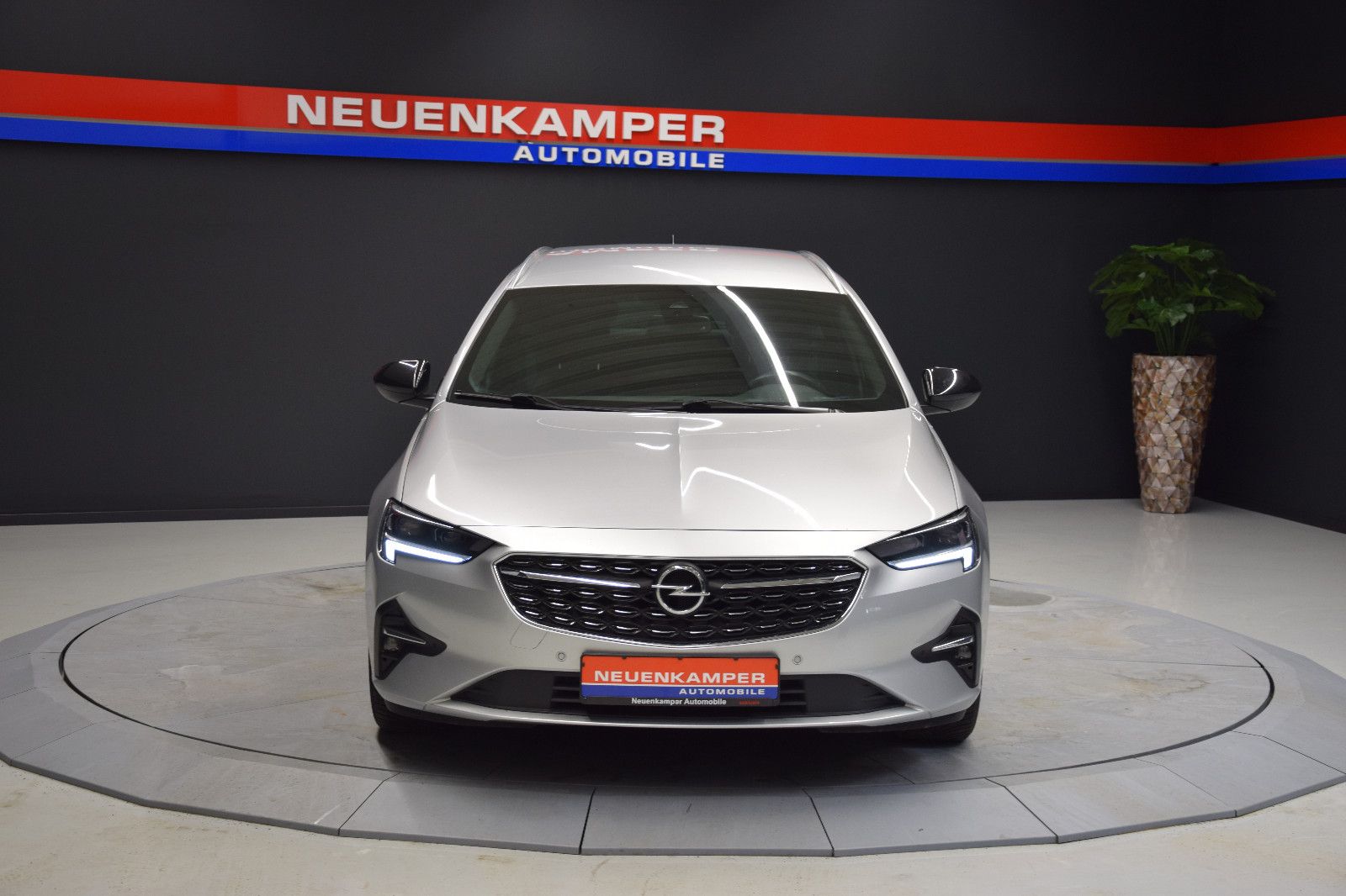 Fahrzeugabbildung Opel Insignia B Sports Tourer Business LED Navi