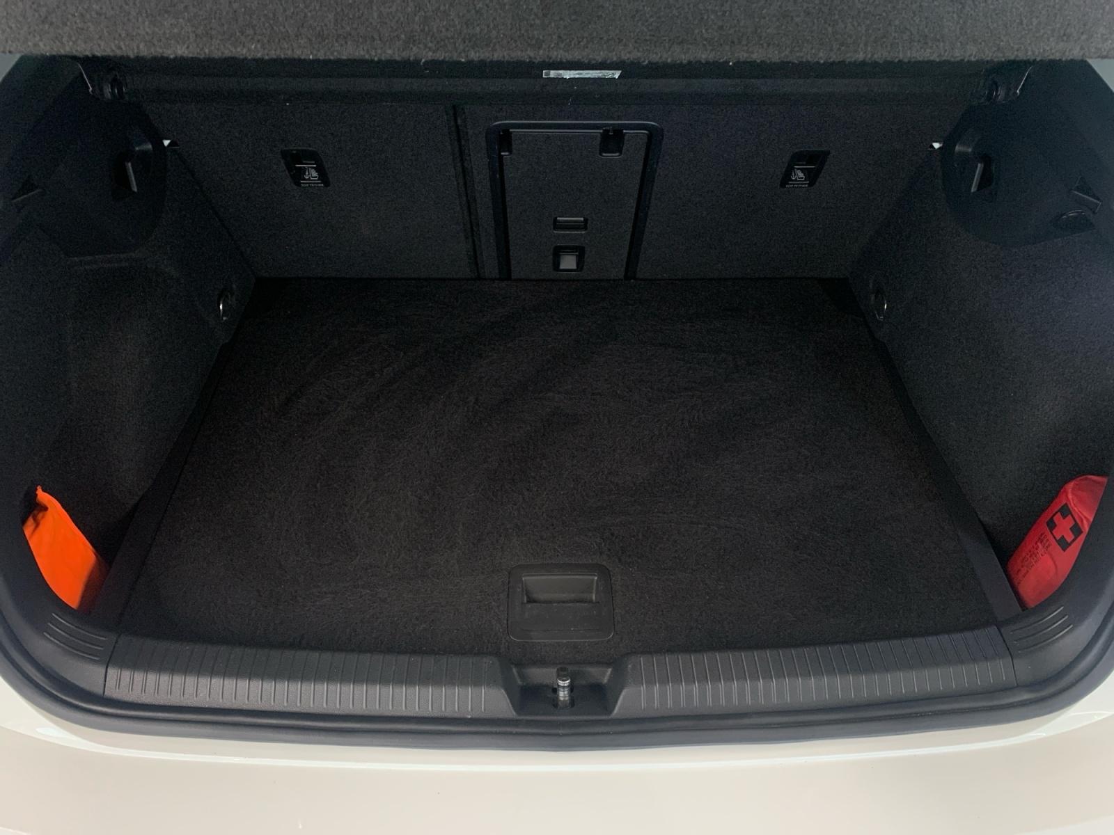 Volkswagen Golf VIII Life 1.5 TSI PANO MATRIX APP KAMERA, миниатюра 22