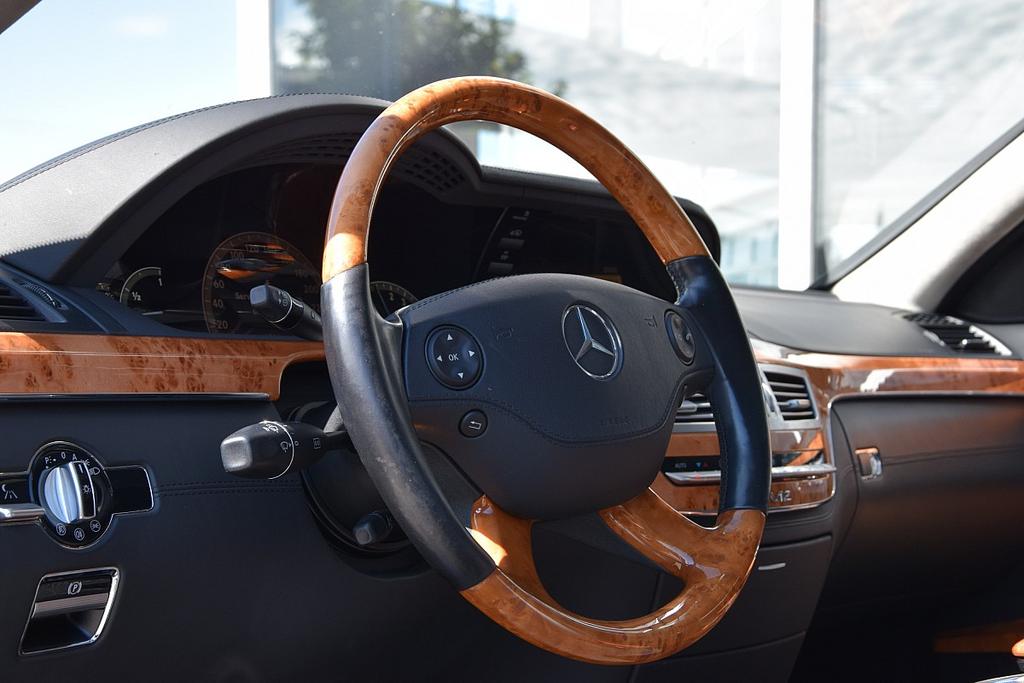 Mercedes-Benz S 600