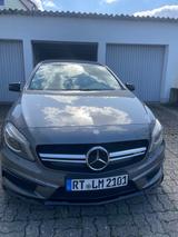 Mercedes-Benz A 45 AMG 4MATIC AMG - graue Mercedes-Benz A 45 AMG