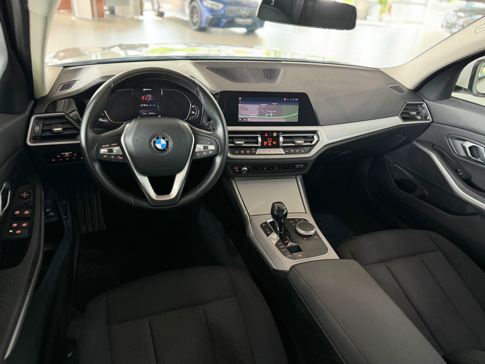 Fahrzeugabbildung BMW 330e Advantage DAB CockPit+ Sitzheizung PDC LED