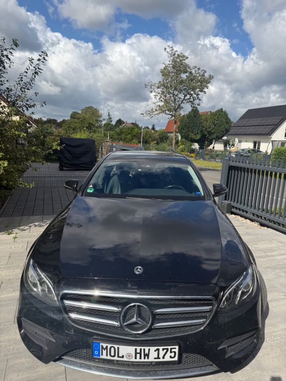 Image of Mercedes-Benz E 200