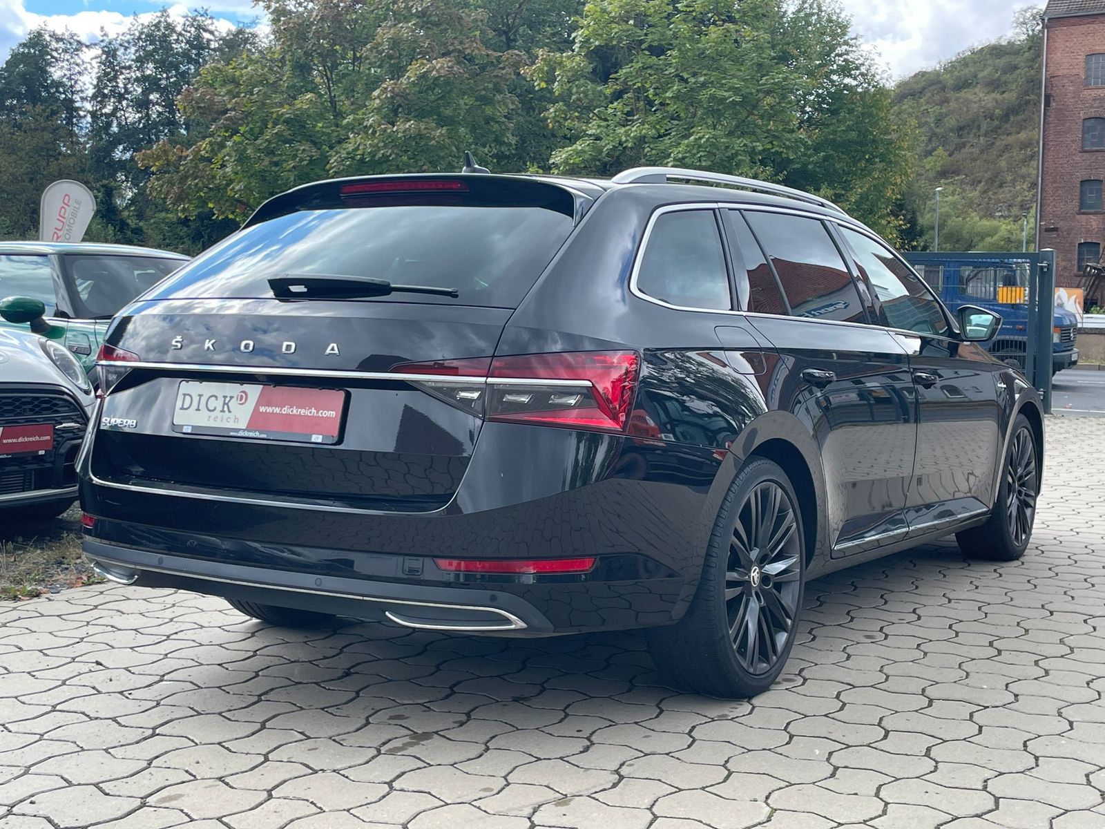 Fahrzeugabbildung SKODA Superb 1.5 TSI L&K LED/PANO/LEDER/MEMORY/CARPLAY