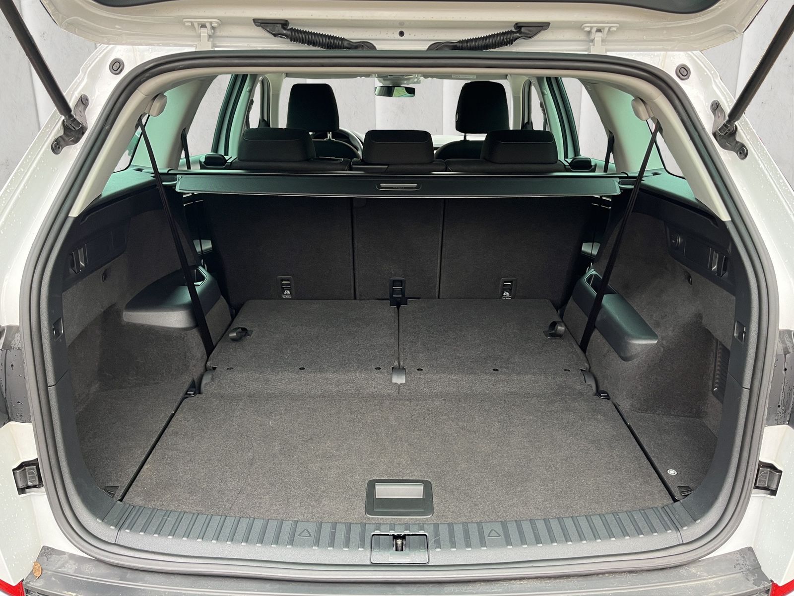 Fahrzeugabbildung SKODA Kodiaq 1.5l DSG*Matrix*7Sitzer*Kamera*PDC***