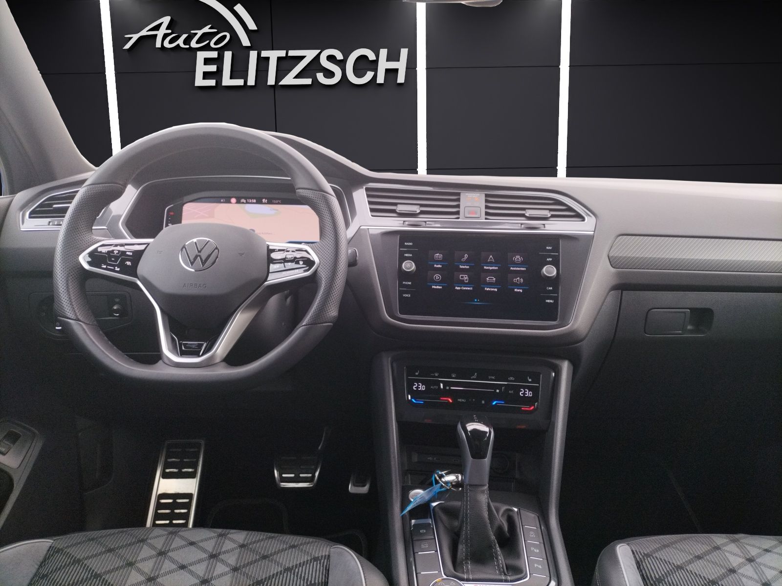 Fahrzeugabbildung Volkswagen Tiguan Allspace R-Line TDI 4M Matrix STHZG AHK H