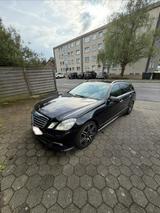 Mercedes-Benz E 350 4MATIC T - - Mercedes-Benz E 350 mit Benzin-Antrieb: Kombi