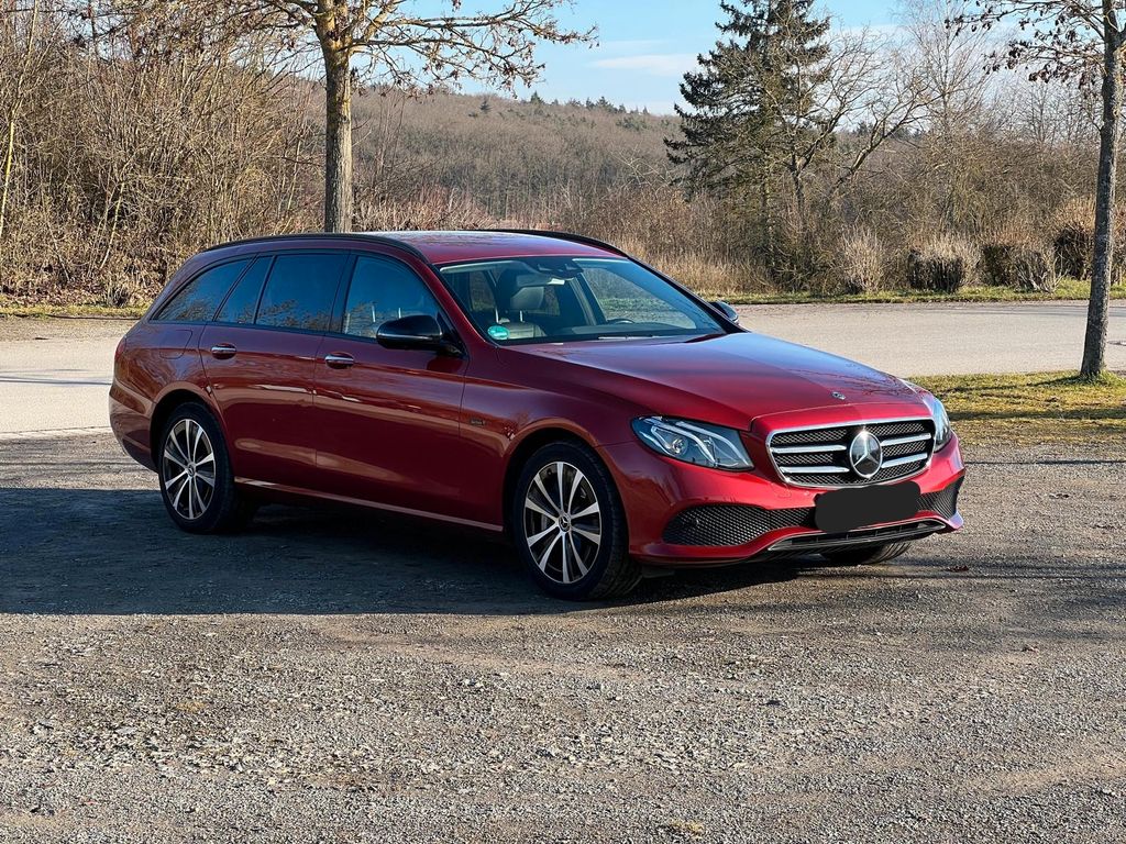 Image of Mercedes-Benz E 300
