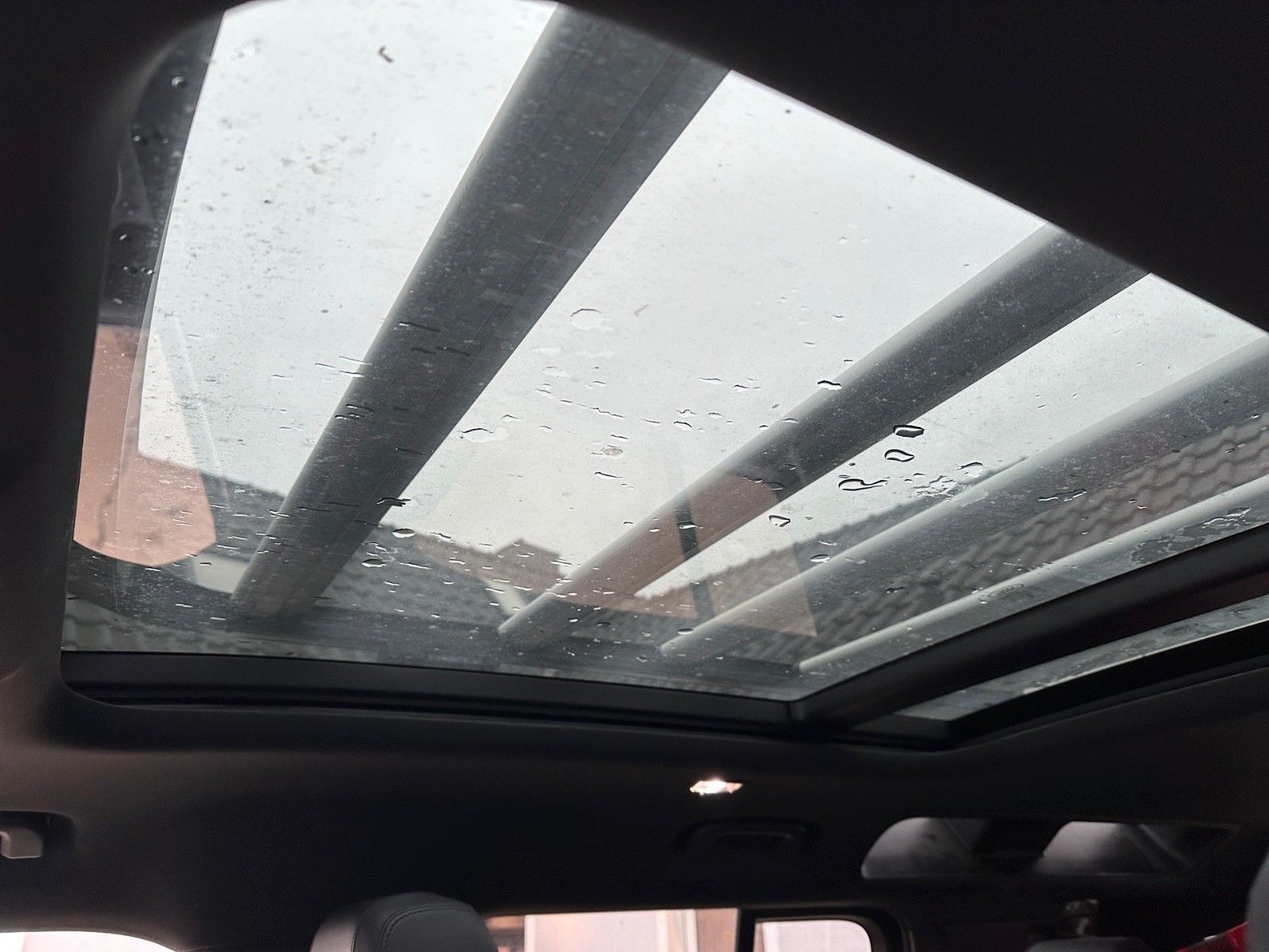 Land Rover Defender 110 D300 HSE – Bild 15
