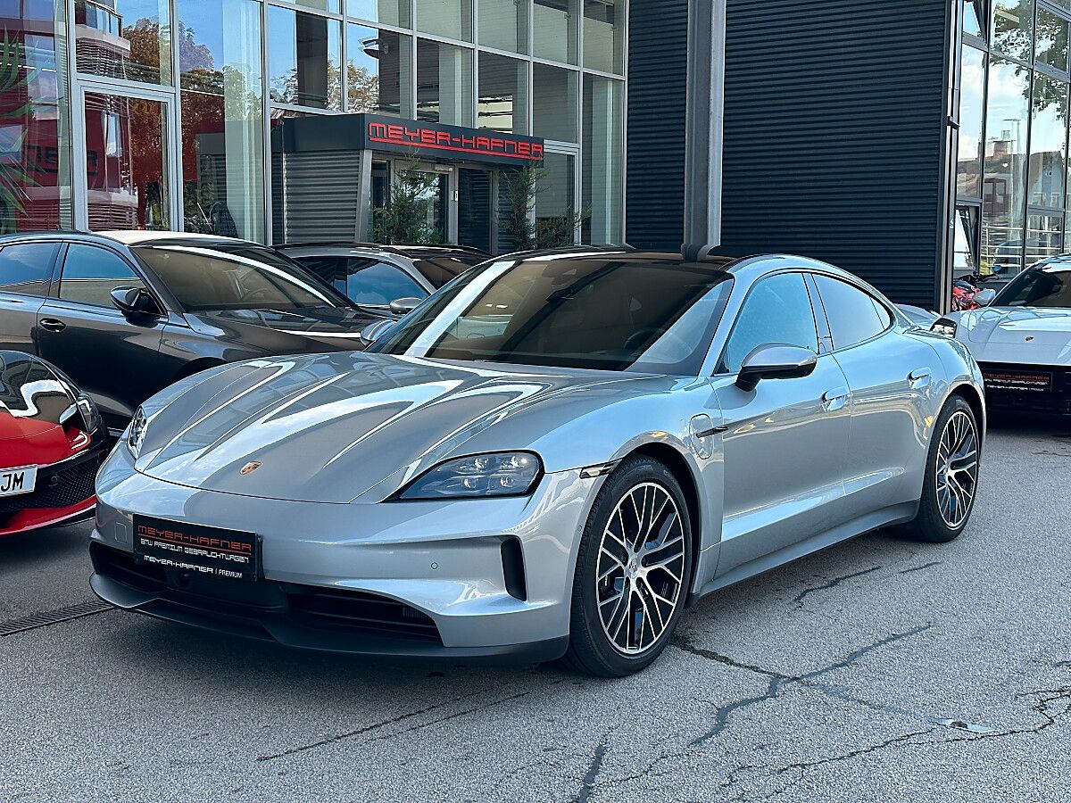 Porsche Taycan / Matrix / BOSE / Pano / 20"