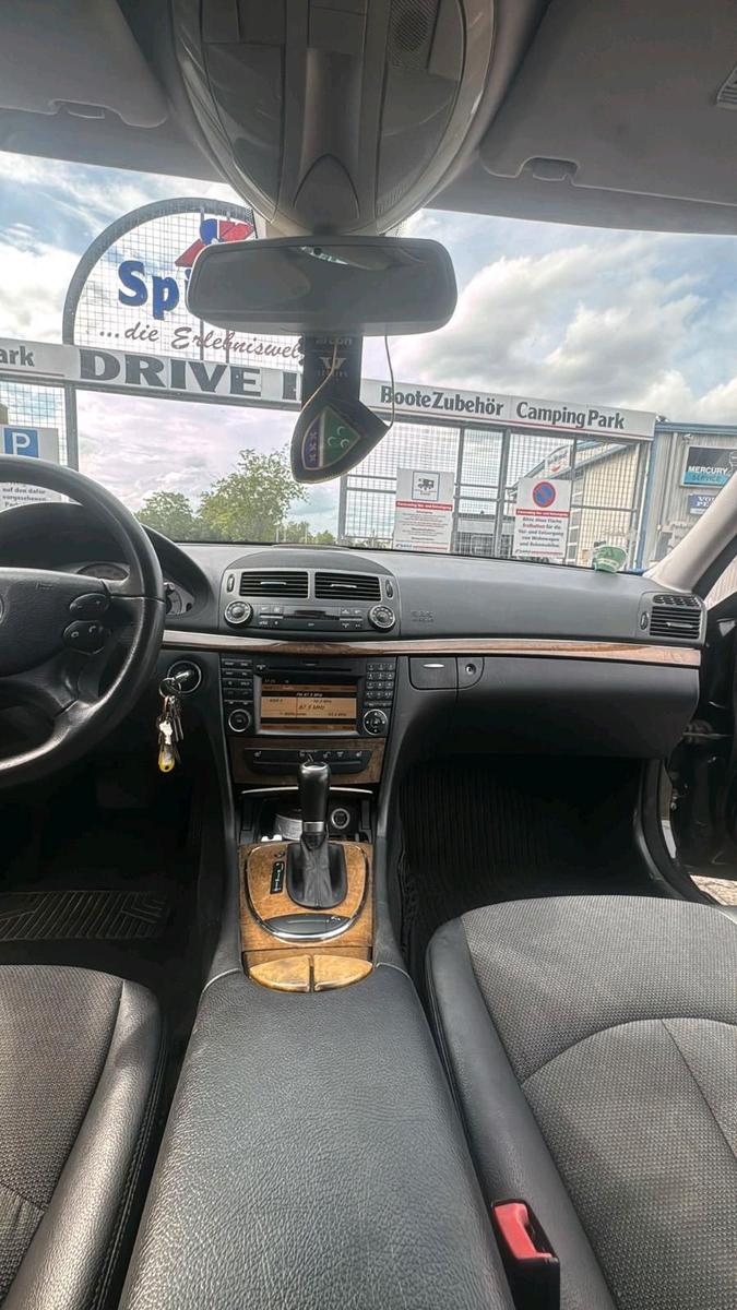 Mercedes-Benz E220 2008 — photo 5