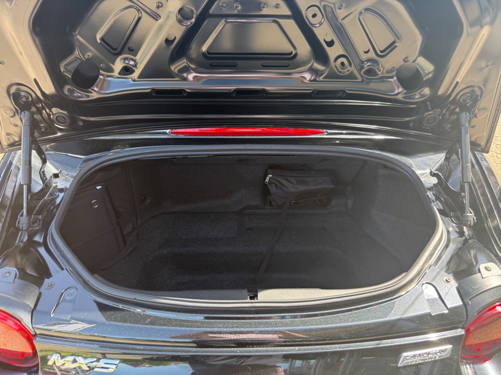 Fahrzeugabbildung Mazda MX-5 Sports-Line 2.0 SKYACTIV-G 160 Bose/LED