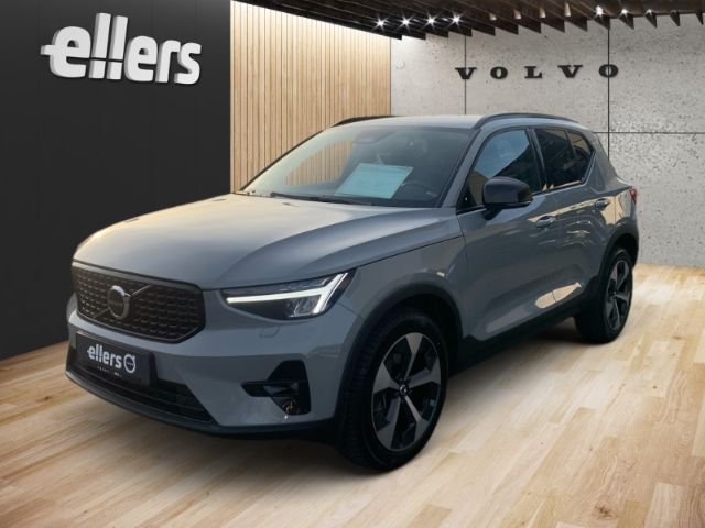 Volvo XC40 B3 Benzin Plus Dark Pilot Assist Abstandste