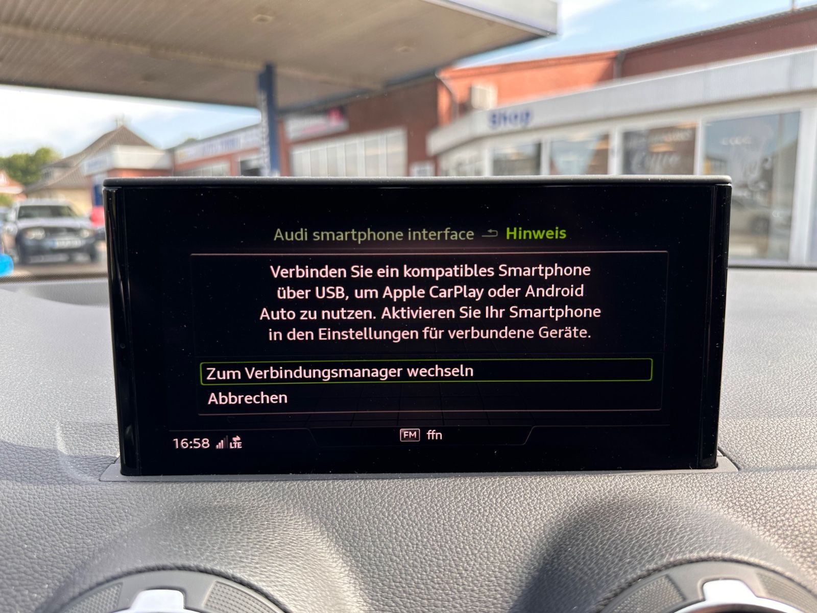 Fahrzeugabbildung Audi Q2 35 TFSI Navi/Virtual/APP/eHeck/RFK/PDC/LED