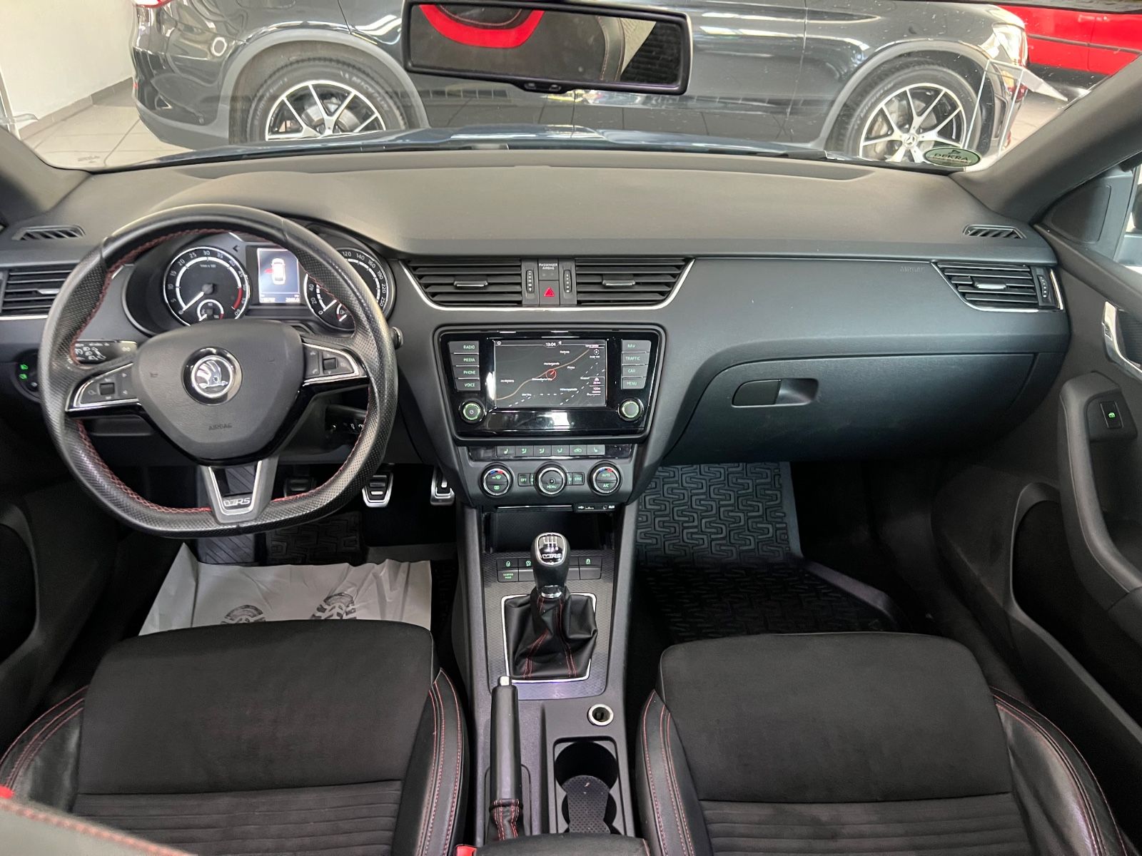 Fahrzeugabbildung SKODA Octavia Combi RS *RECARO*NAVI*
