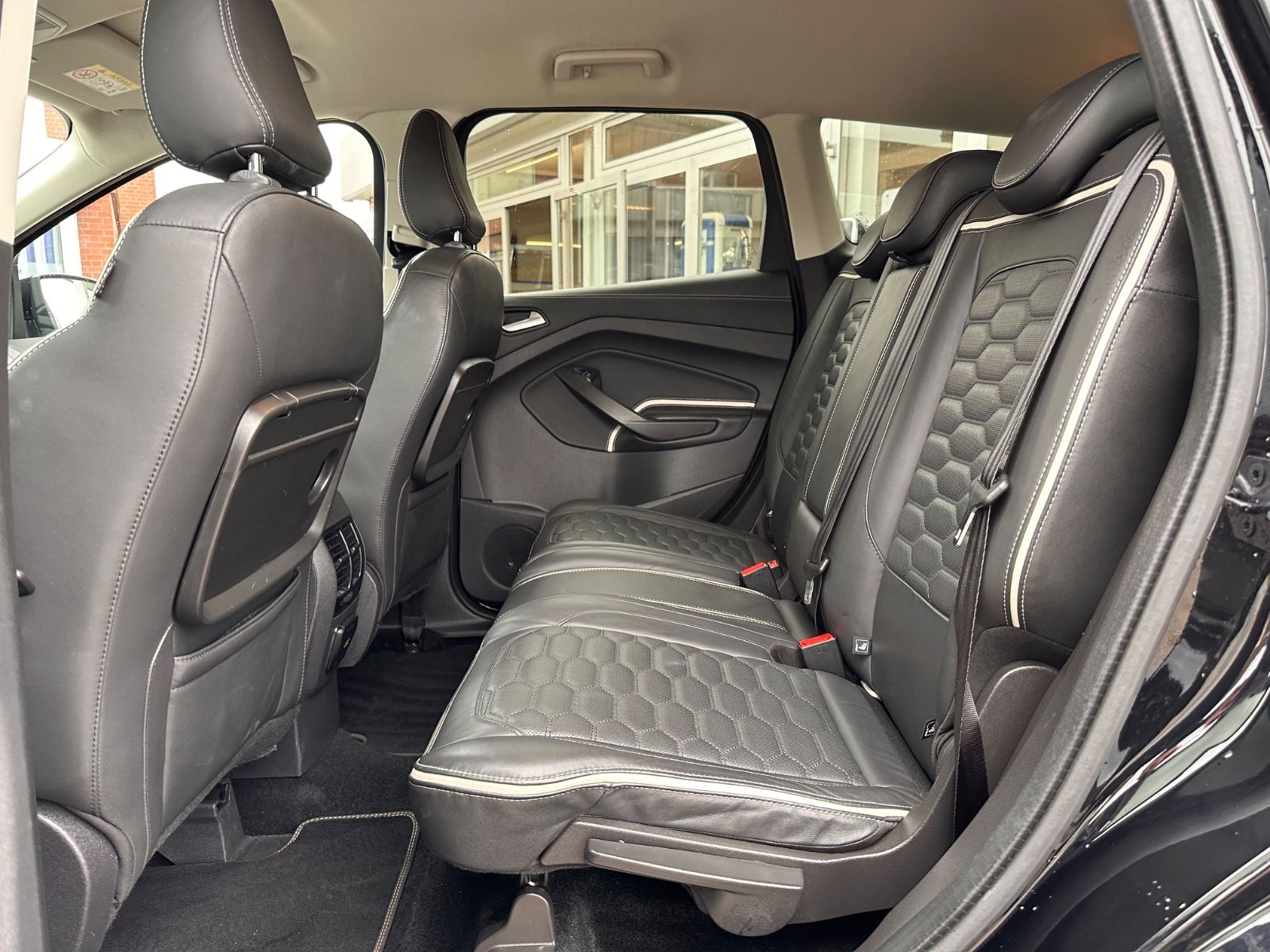 Fahrzeugabbildung Ford Kuga Vignale 2.0 TDCi 4x4 AHK/ACC/BiXenon/Keyfre