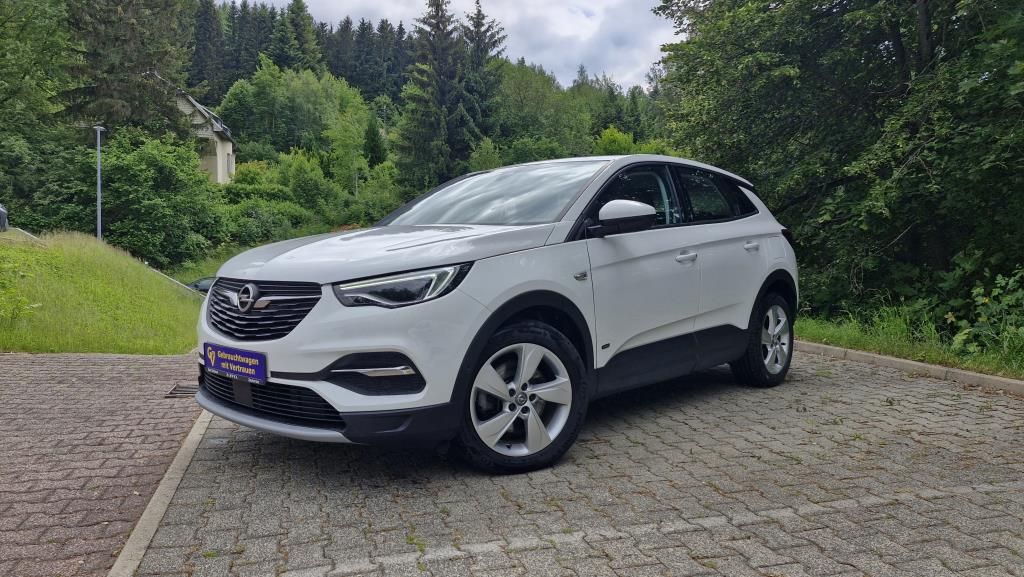Grandland X 1.6T PHEV AGR Sitze+Keyless