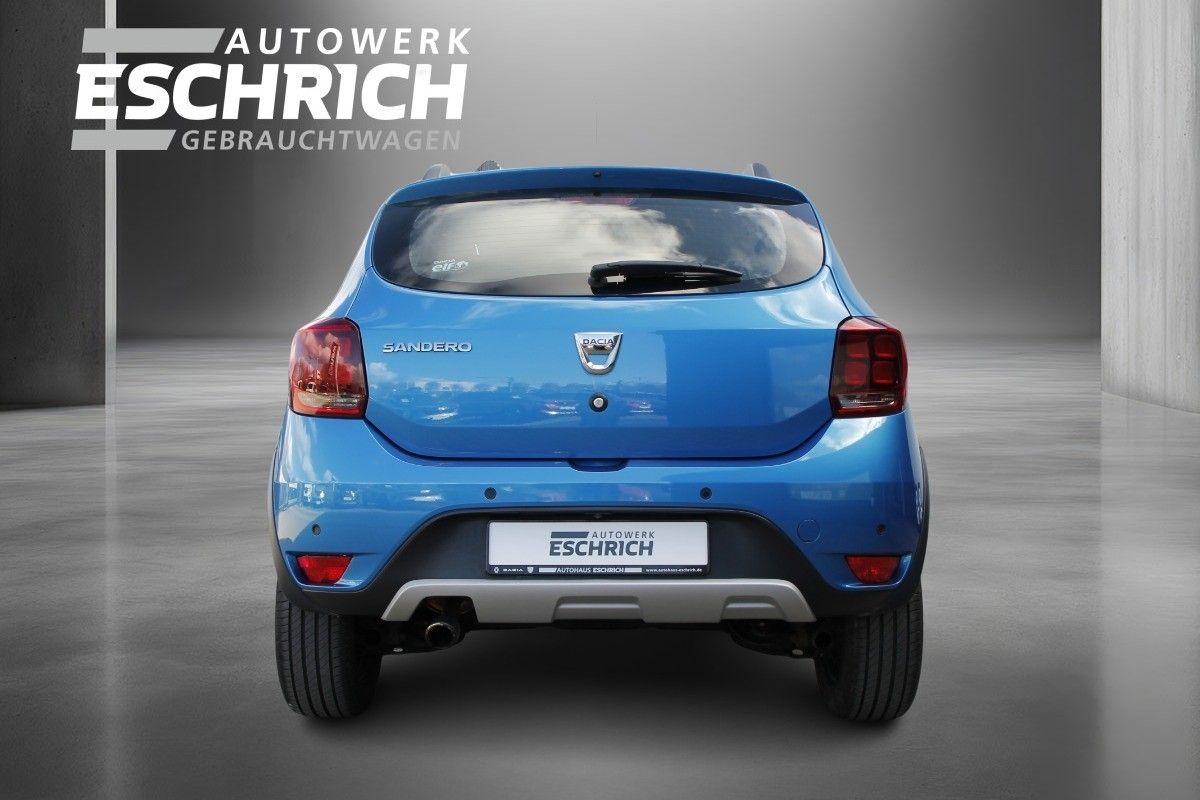 Fahrzeugabbildung Dacia Sandero Stepway Celebration