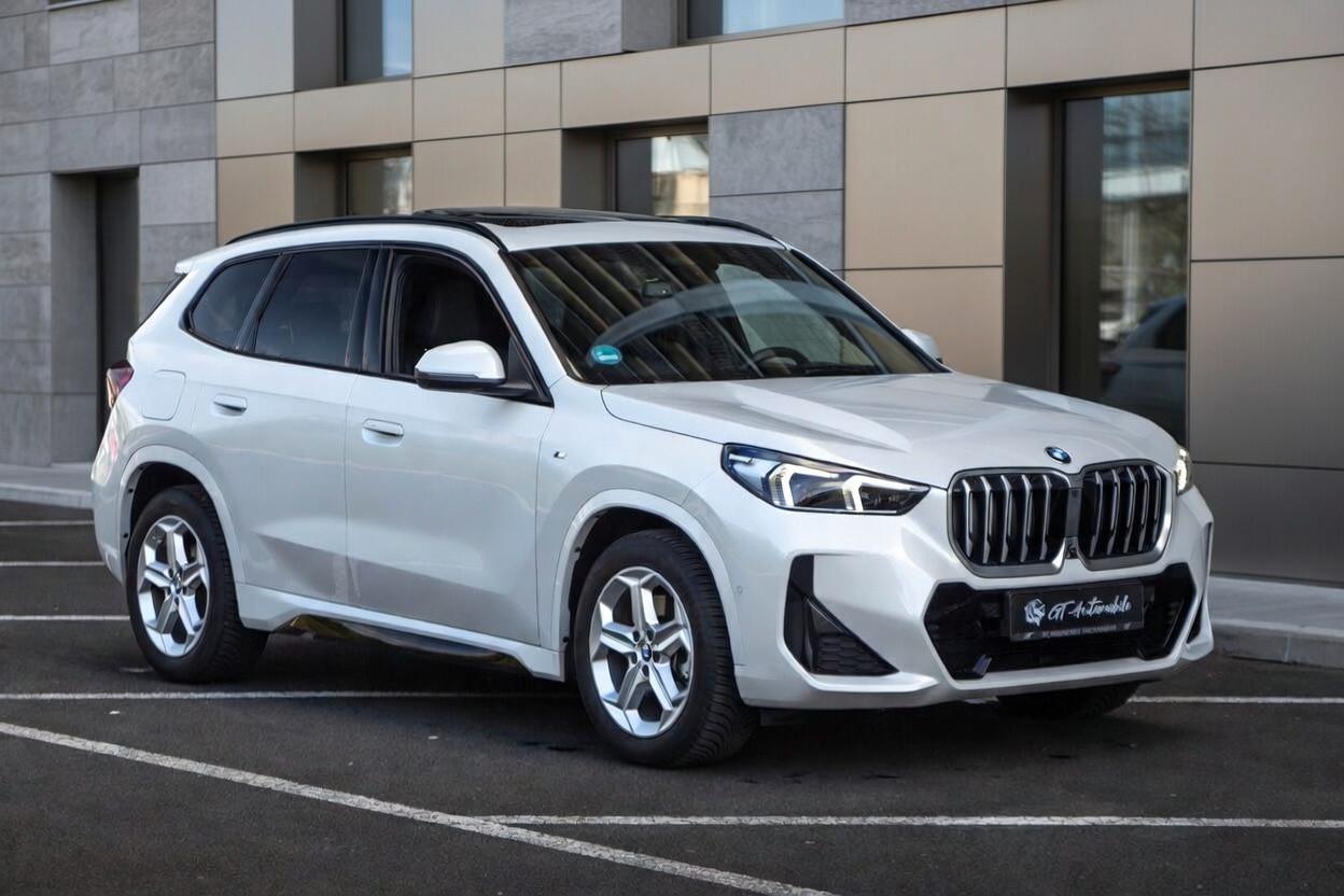 BMW X1 20i sDrive*M Sport*PANO*HUD*360*eSitze+Massag