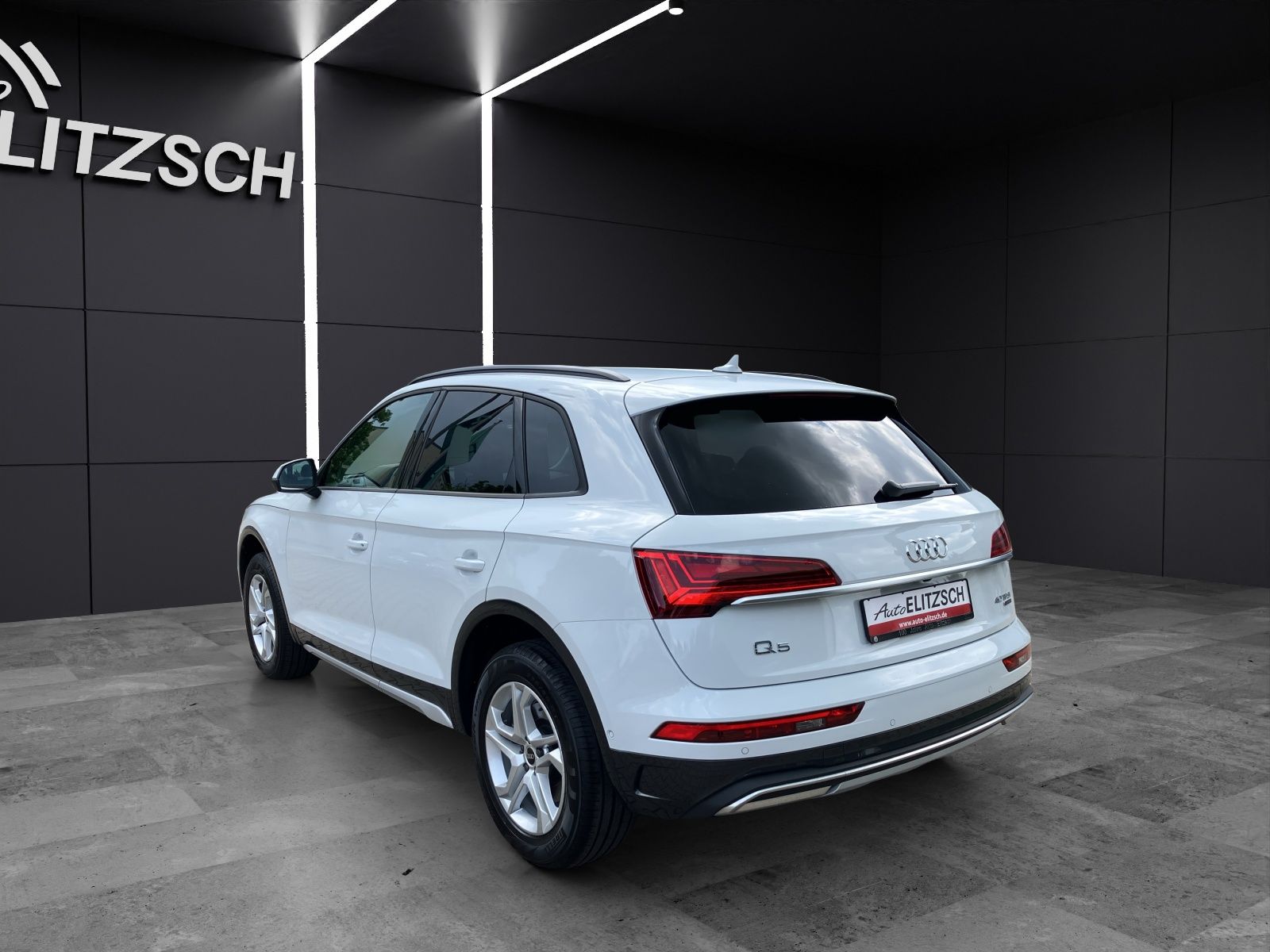 Fahrzeugabbildung Audi Q5 40 TFSI quattro advanced