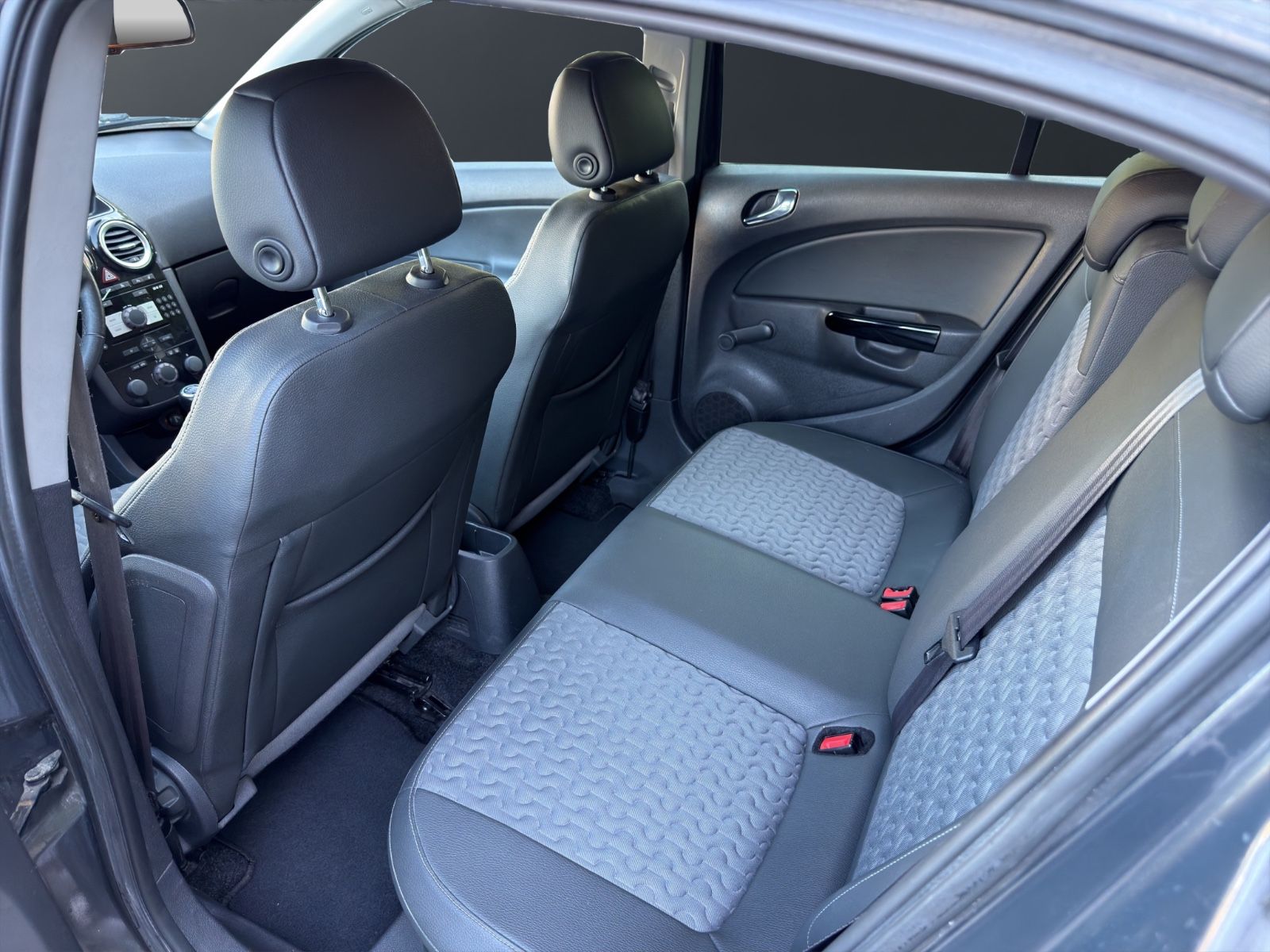 Fahrzeugabbildung Opel Corsa D Innovation*2.Hand*Sitzheiz*Tempom*
