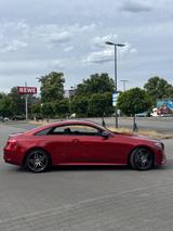 Mercedes-Benz E 220 d Autom. - - Mercedes-Benz E 220: Rot
