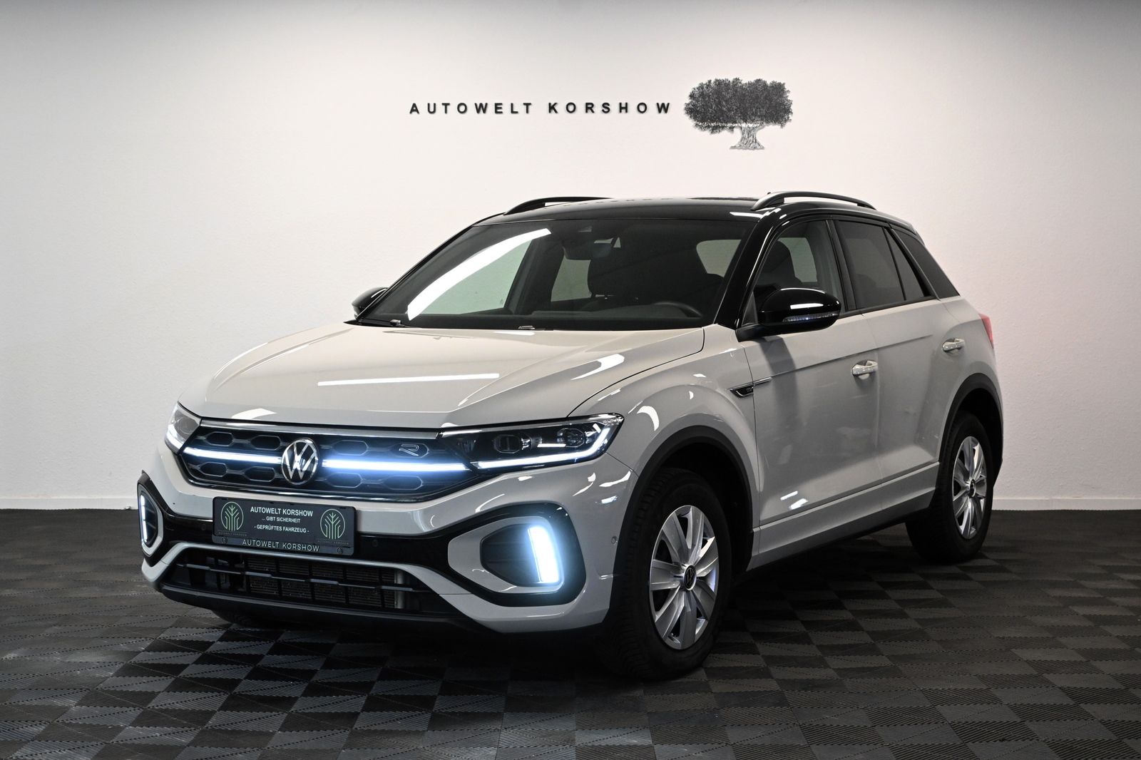 Volkswagen T-Roc R-Line *MATRIX *AHK *KEYLESS *RFK *VIRTUAL imagem 3