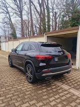 Mercedes-Benz GLA 200 DCTMercedes-Benz GLA 200 AMG+360°+MULT