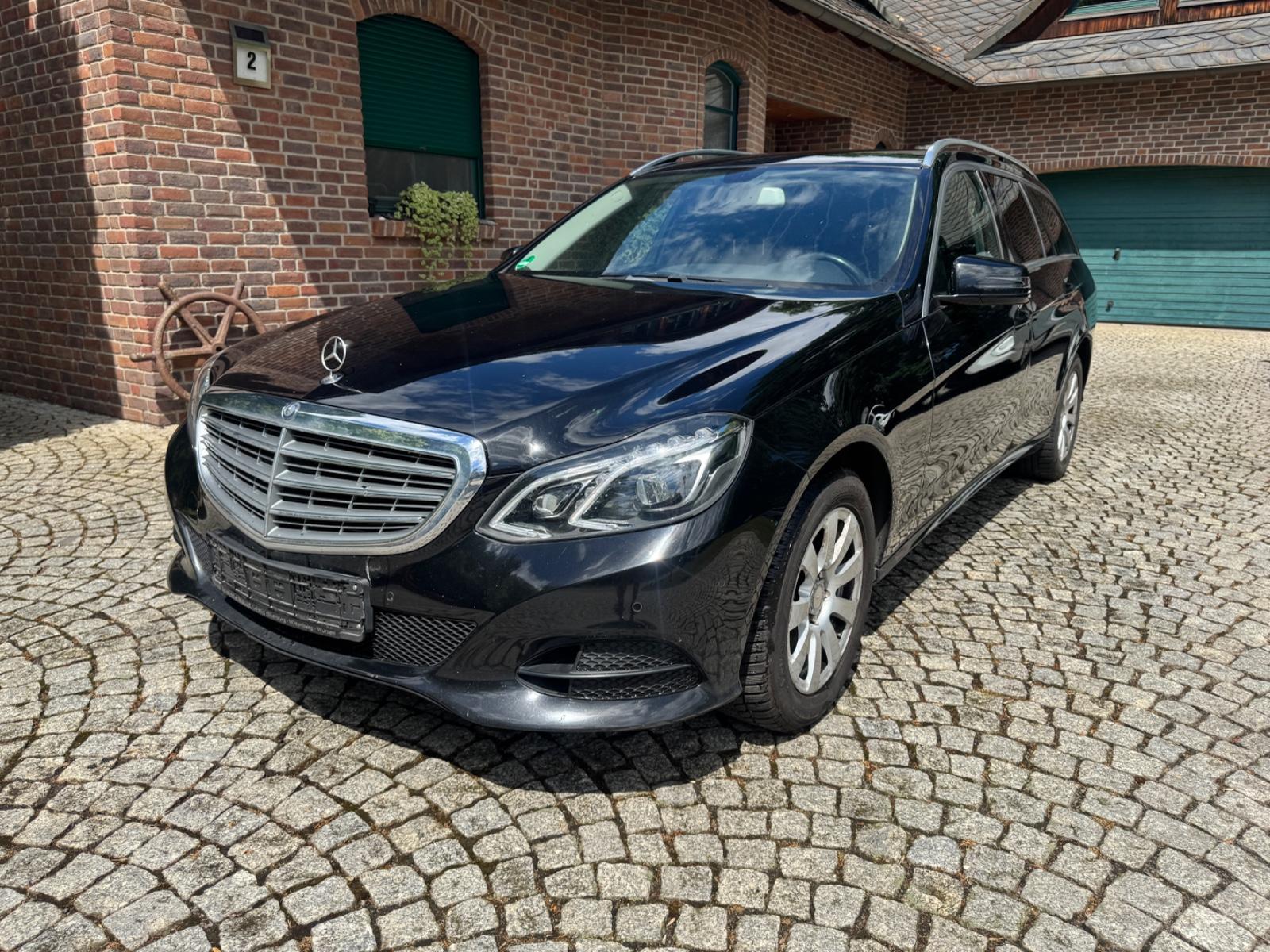 Mercedes-Benz E 250 E T-Modell/LED/AUTOMATIK