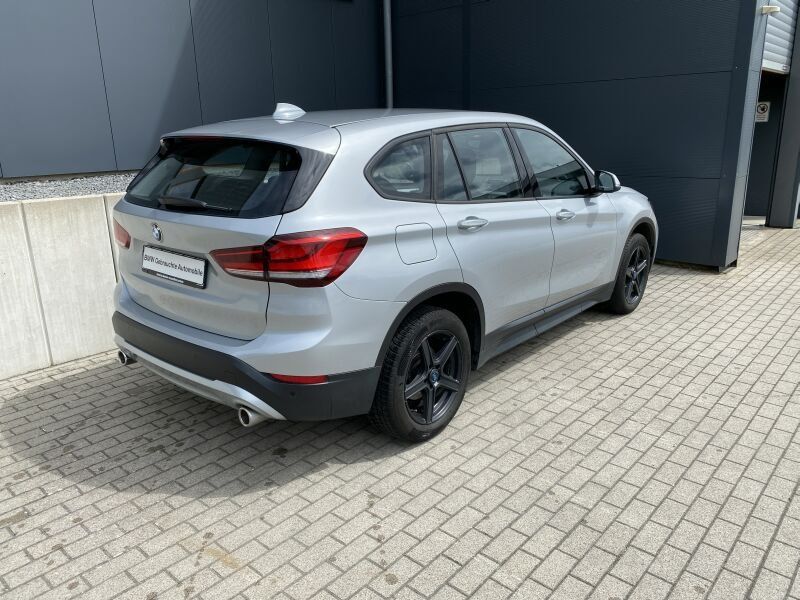 BMW X1 sDrive18d AHK/LED/NAVI/ParkAssi/TEMPO/SH foto 13