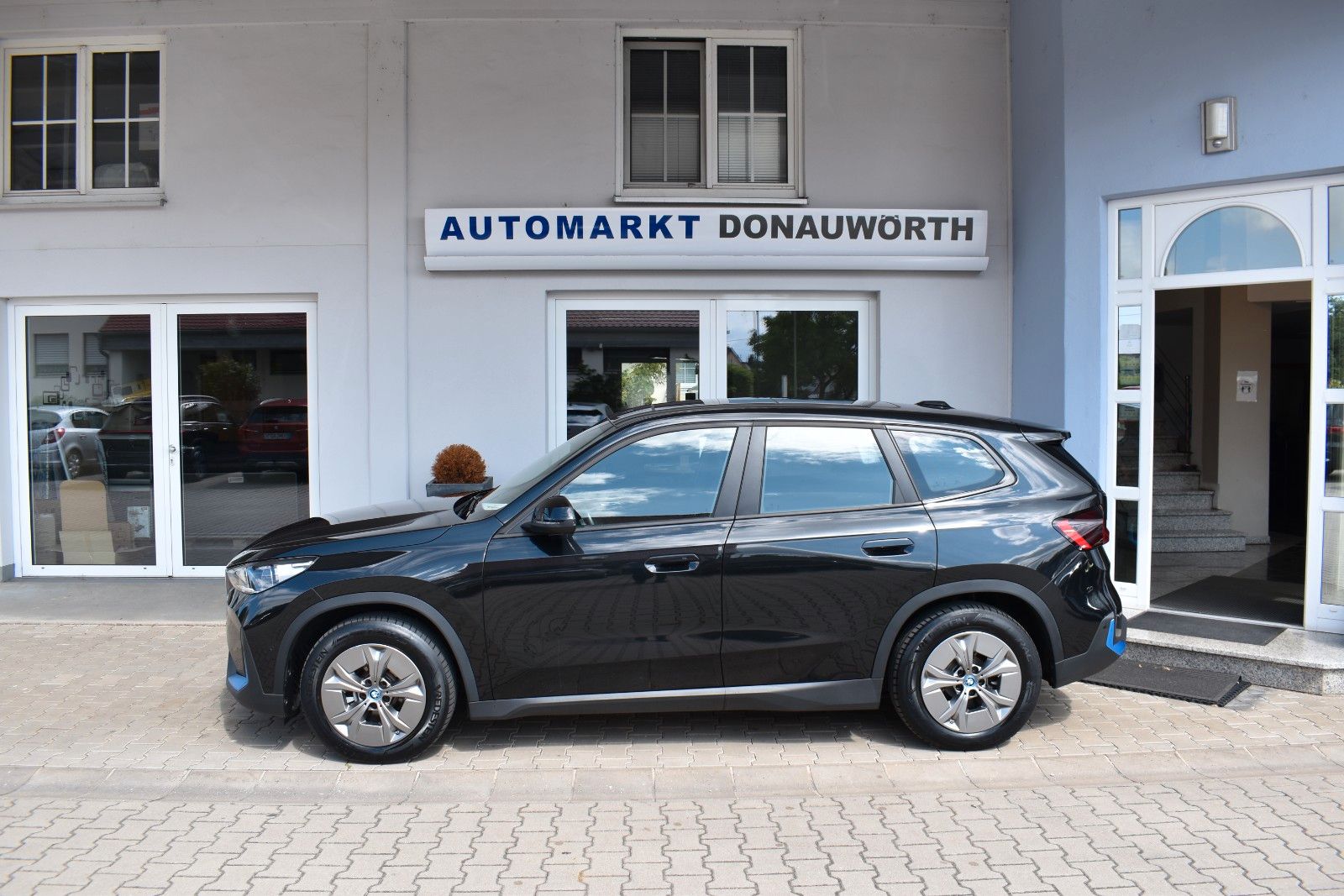 BMW iX1 30 xDrive Navi PanoDach Keyless LED foto 4
