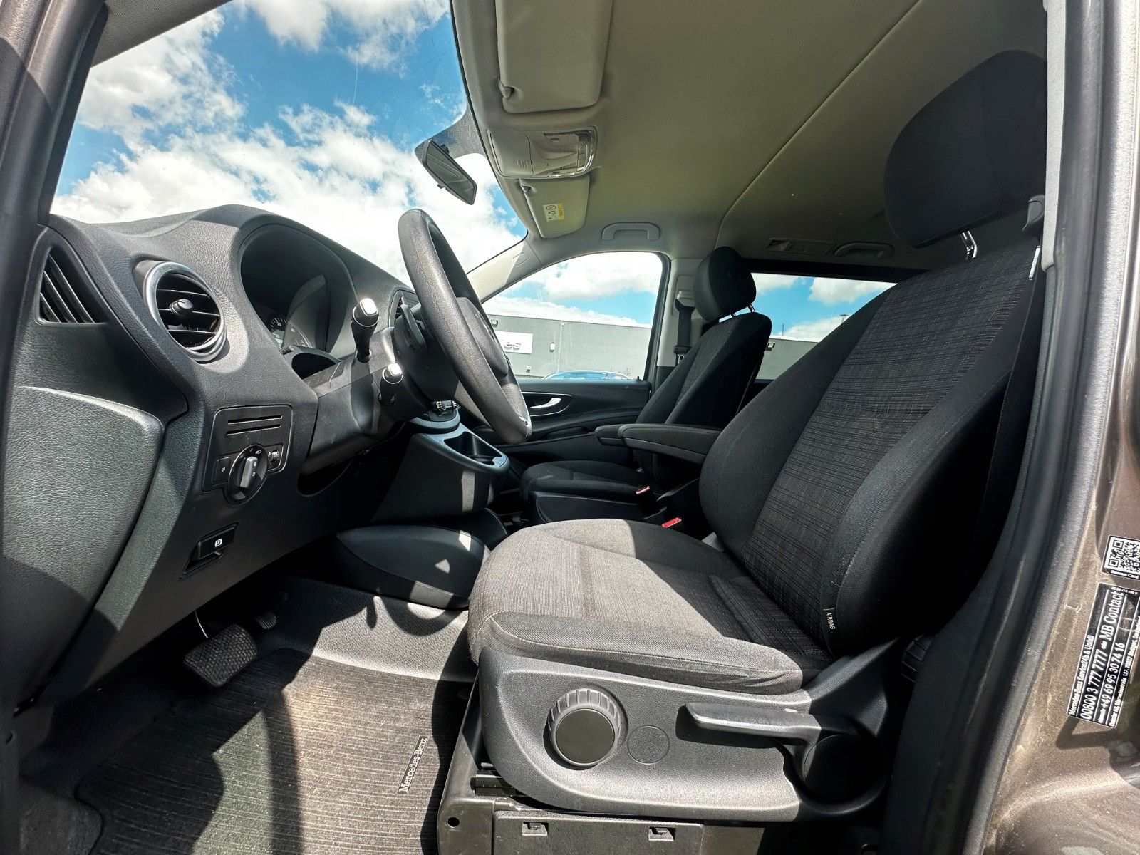 Fahrzeugabbildung Mercedes-Benz Vito Tourer 114/116/119 CDI, zwei Schiebtüren