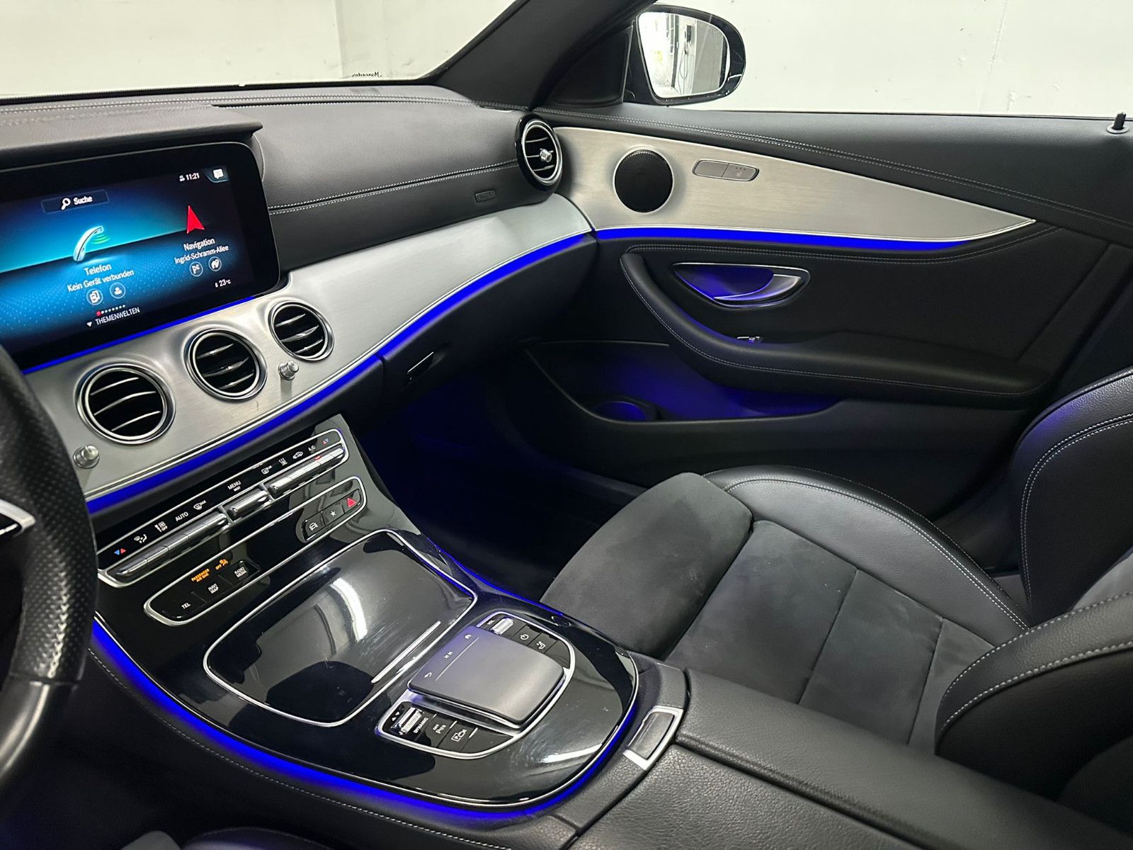 Fahrzeugabbildung Mercedes-Benz E 300 de T Autom. *AMG-LINE*DISTRO*PANORAMA*