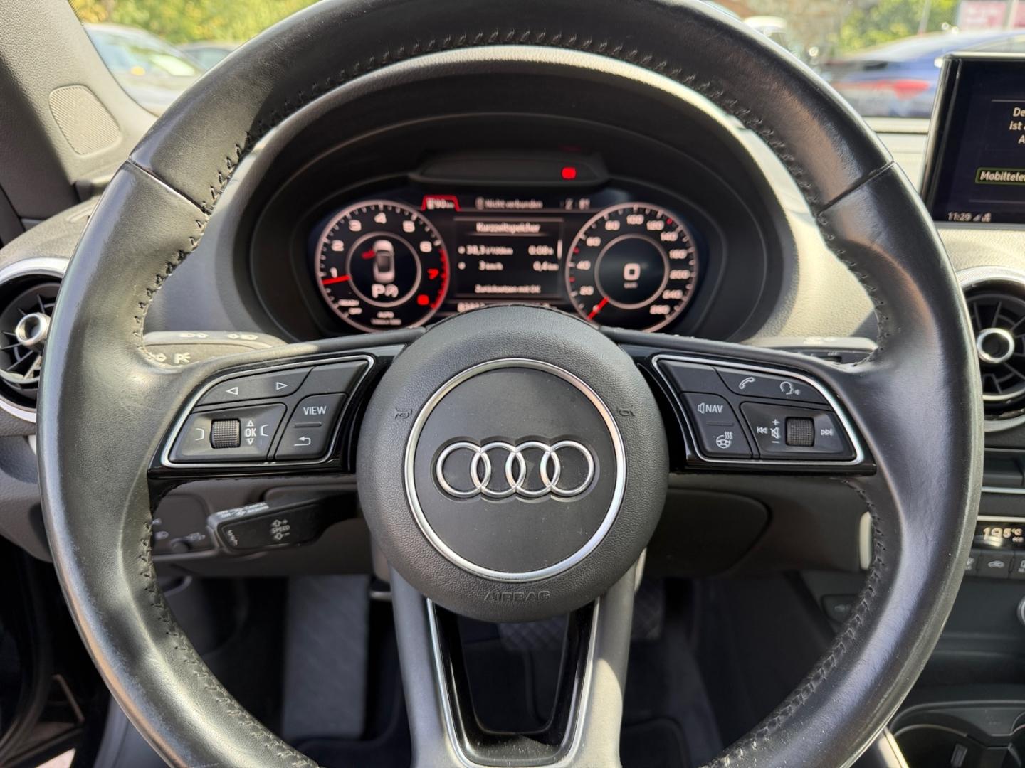 Audi A3 Cabriolet 1.4 TFSI sport *Alcantara*SHZ*PDC*
