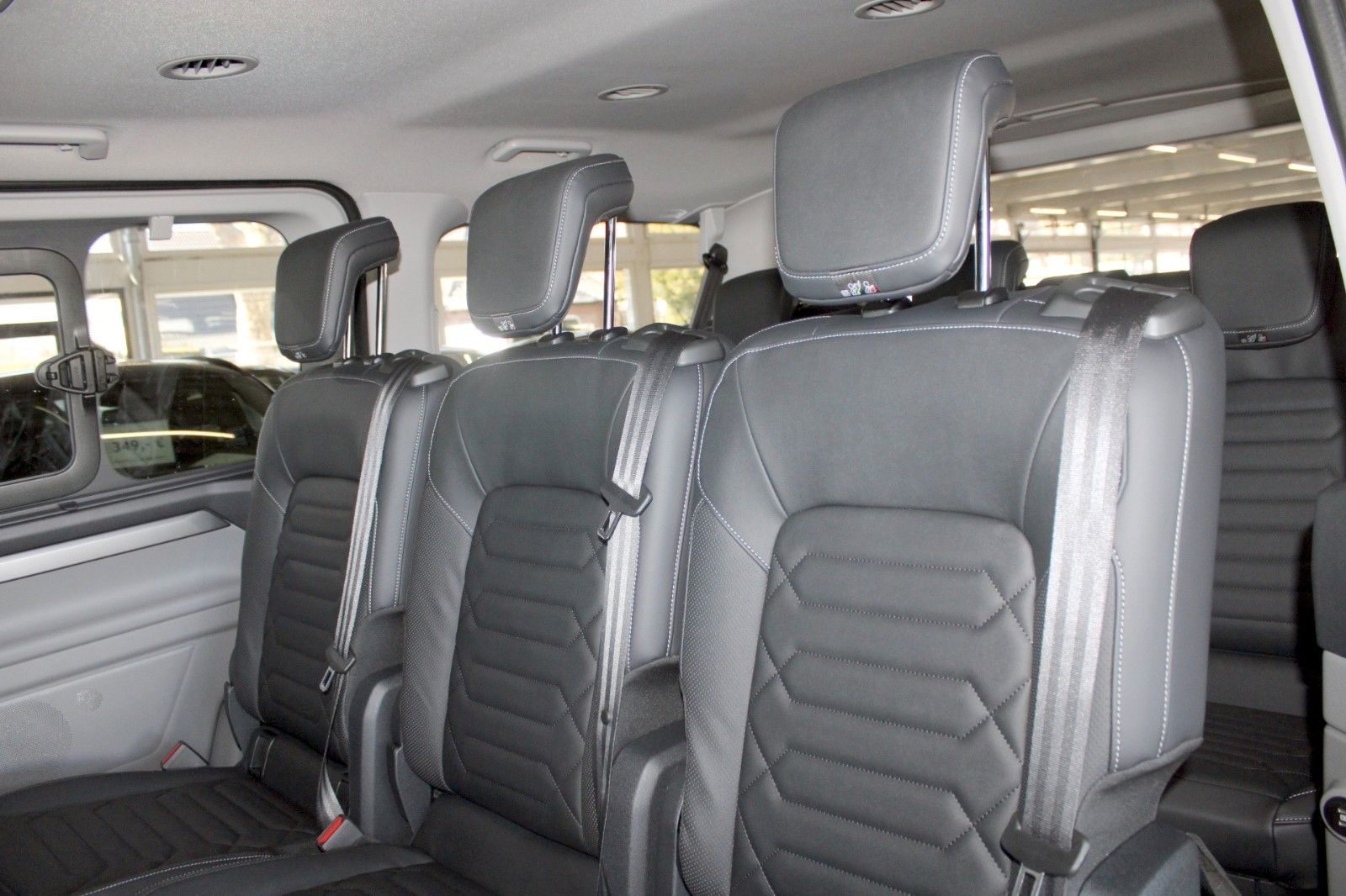 Fahrzeugabbildung Ford Tourneo Custom L1 8-Sitz Titanium Aut. Top Ausst