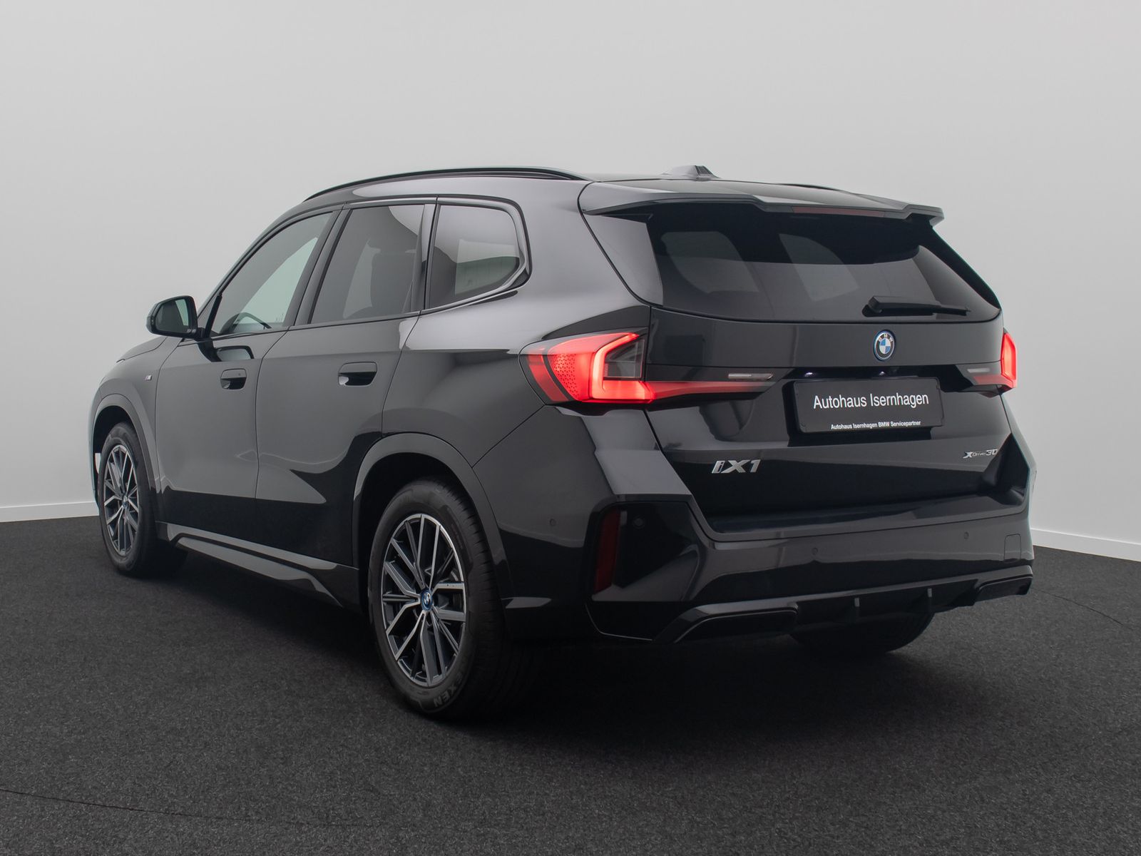 Fahrzeugabbildung BMW iX1 xD30 M Sport DriveAs Kamera DAB Komfort 18"