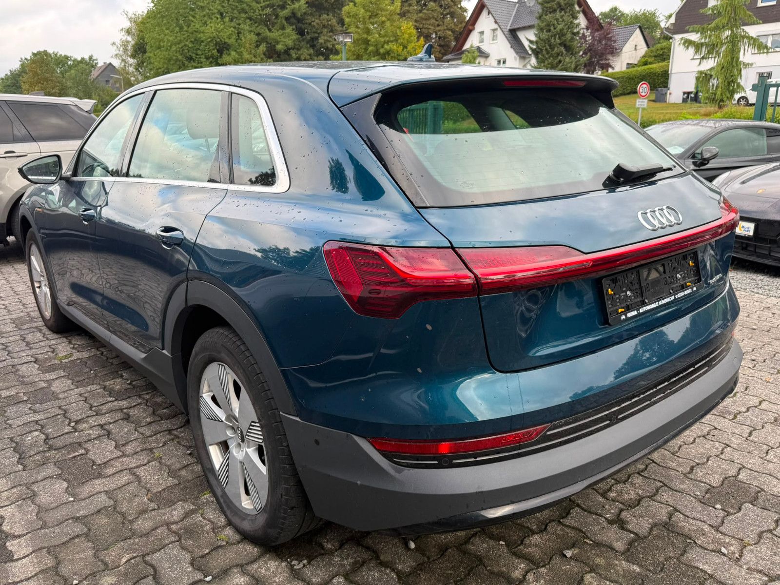 Fahrzeugabbildung Audi e-tron 50 quattro 71 KWH, LED, Navi, SOH 90,7%