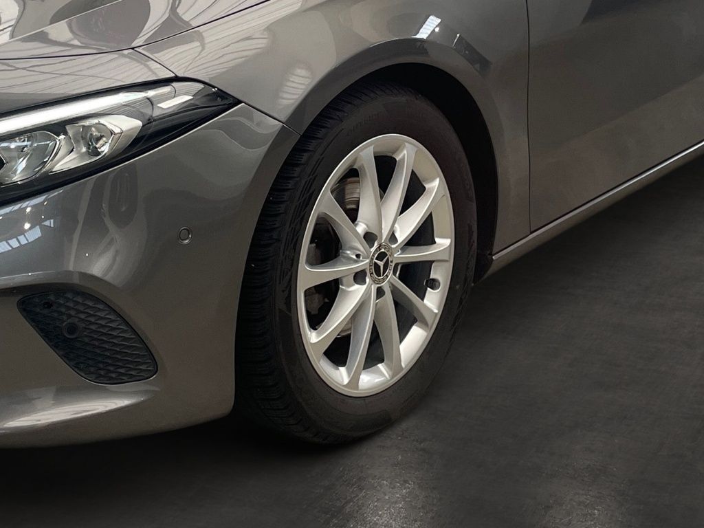 Fahrzeugabbildung Mercedes-Benz A 180 Progressive Navi LED SHZ SpurH ParkAss DAB