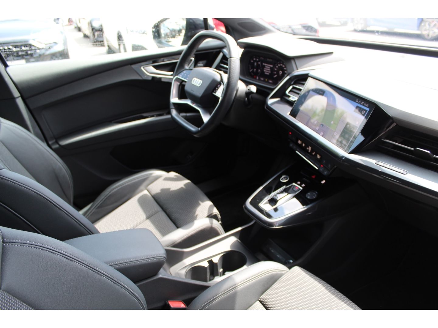 Q4 e-tron 50 quattro - S-Line*Komfort+*KAM*MTRX!