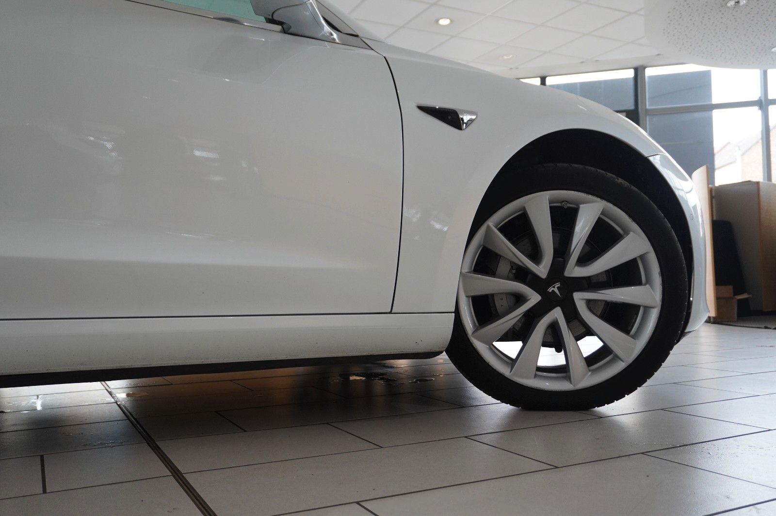 Fahrzeugabbildung Tesla Model 3 Standard Range Plus NAVI/KAMERA/SH/PANO