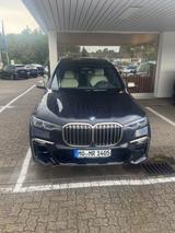 BMW X7 M50i xDrive NEU: 151.700 € - BMW X7 M50 aus 2020