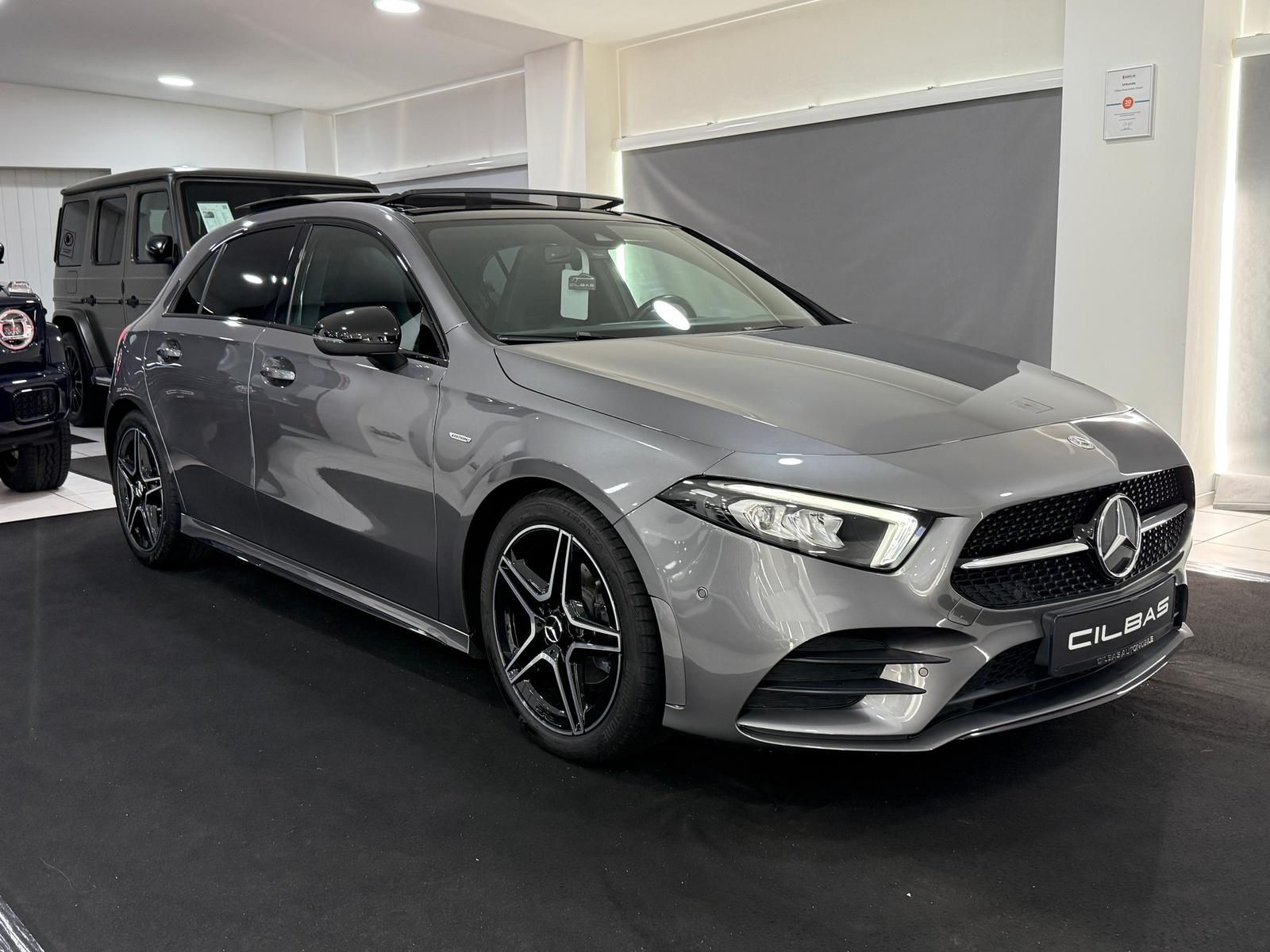 Mercedes-Benz A 180 7G AMG-LINE Edition 2021 PANO WIDE KAM LED foto 5