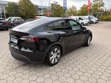 Tesla Model Y Hinterradantrieb RWD RWD - Tesla Gebrauchtwagen in Hamburg
