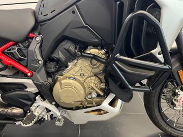 Ducati Multistrada V4 Rally Travel & Radar