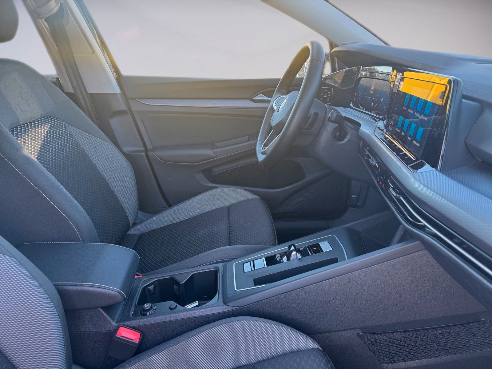 Fahrzeugabbildung Volkswagen Golf VIII Lim. Active 2.0 TDI