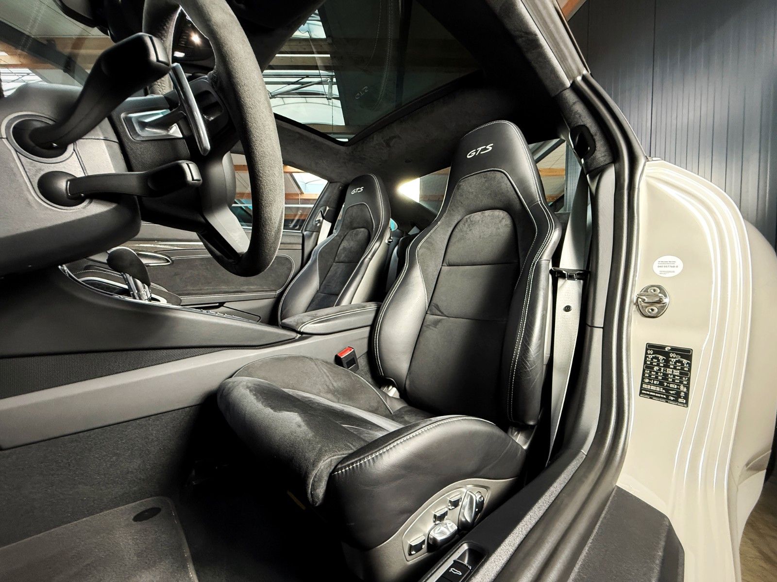 Fahrzeugabbildung Porsche 991 4 GTS + Lift + Vierradlenk + Appr. + Scheckh