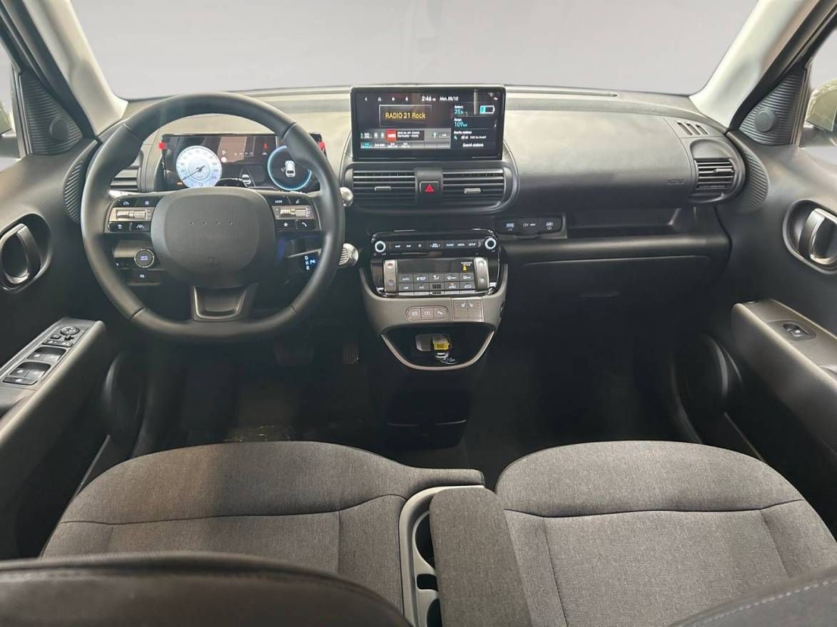 Fahrzeugabbildung Hyundai INSTER (MY27) 49 kWh (115 PS) Trend, Elektro Kom