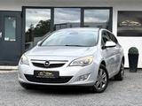 Opel Astra J Sports Tourer Navi Klima 1.HD Design Edi - Opel Astra aus 2011 mit Diesel-Antrieb